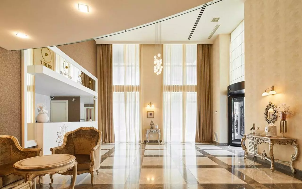 GALLERYPLACE_SHABAVIZ (15).jpg